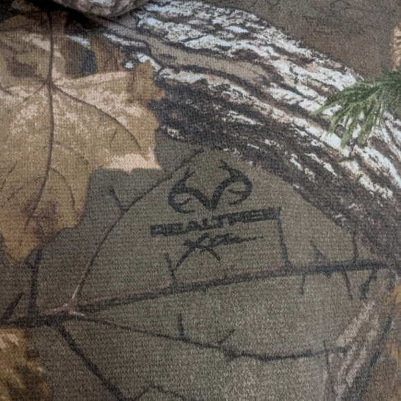 Realtree Camouflage Hoodie Size Large - Picture 8 of 9
